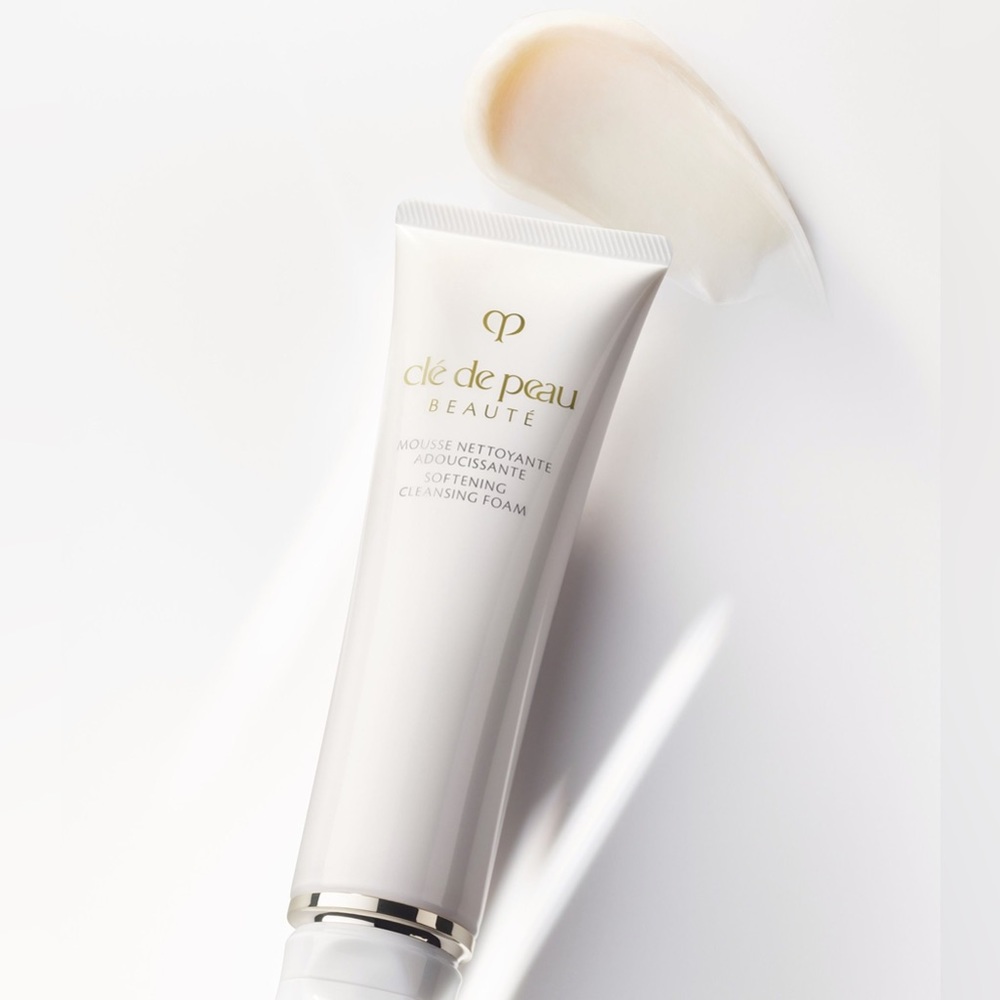 NWT Cle de Peau | Softening Cleansing  Foam - Travel Size (20 ml)